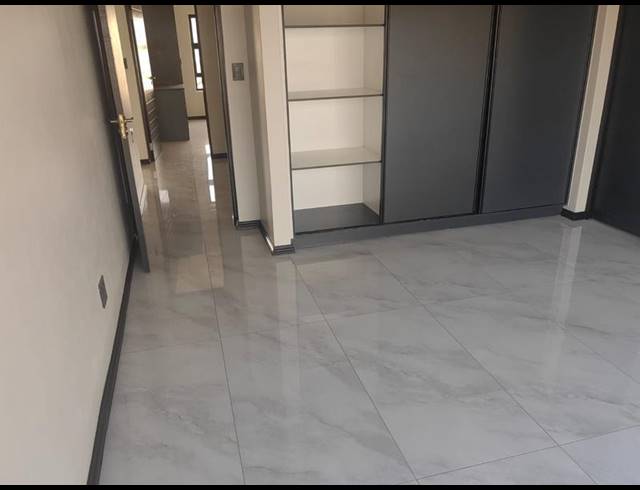 5 BEDROOM HOUSE FOR SALE IN SIX FOUNTAINS RESIDENTIAL ESTATE